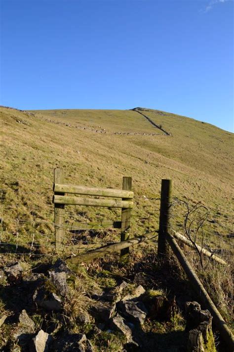 Dovedale Circular Walk - Snap the Peaks | Peak district walks, Uk travel, Peak