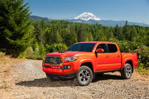 Review: 2016 Toyota Tacoma TRD Sport