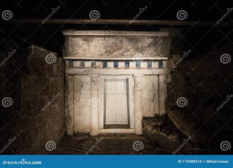 Philip II Tomb, King of Macedonia Editorial Photo - Image of king ...