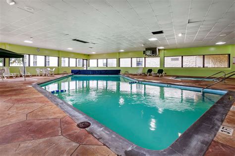 Quality Inn & Suites Escanaba, MI - See Discounts