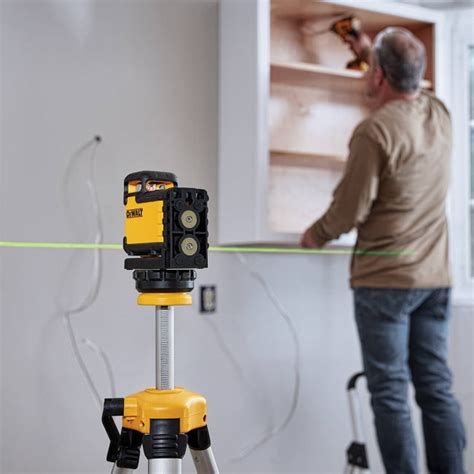 Dewalt DW03601CG-XJ Compact 360° Green Beam Crossline Laser Level