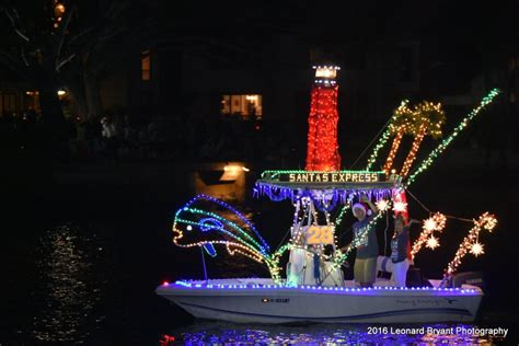 Decorating Your Boat for the Holidays - boats.com