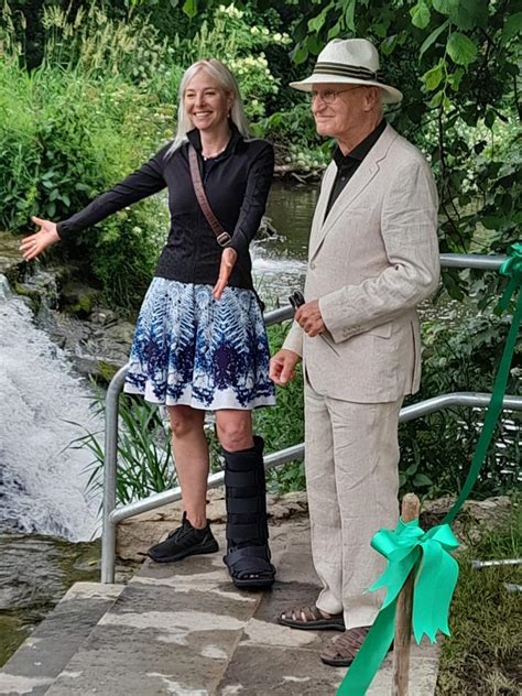 Alice Roberts opened our new steps! - Farleigh & District Swimming Club