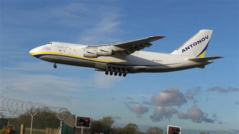 Antonov 124 landing at Brize Norton - YouTube