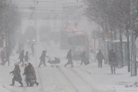 Travels with the Dude: More Helsinki Winter Streets