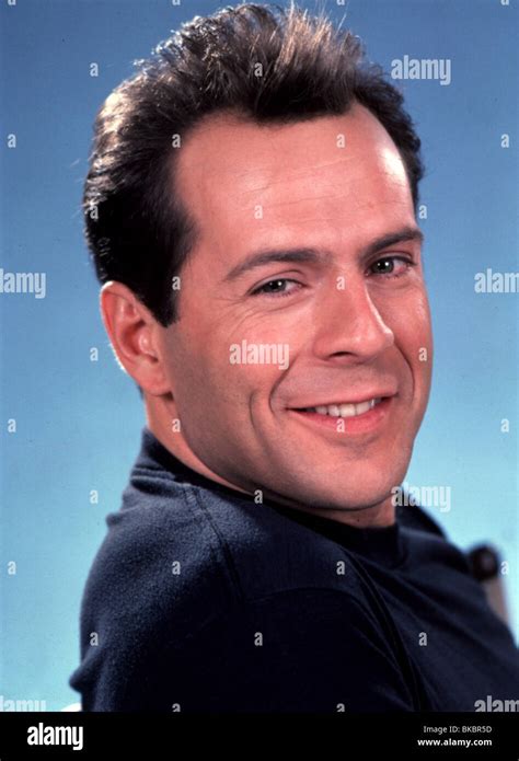 MOONLIGHTING (TV) (1985) BRUCE WILLIS MNLT 001 OS Stock Photo - Alamy