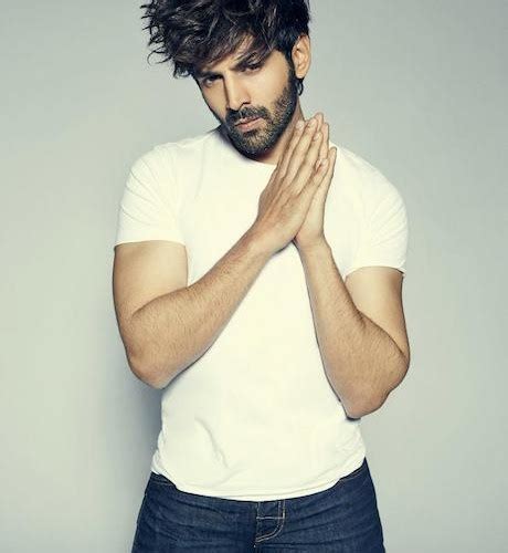 5 fabulous Kartik Aaryan hairstyles that you can take inspiration from