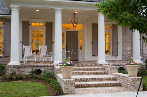 Traditional Front Porch - Traditional - Veranda - New Orleans - by Highland Homes, Inc. | Houzz UK