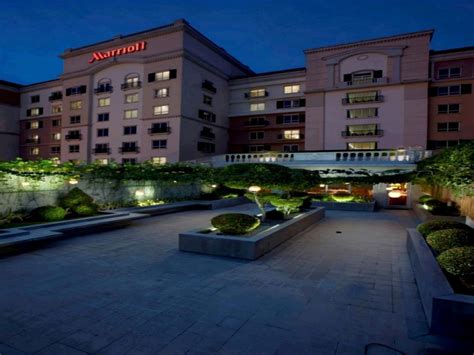 فندق Manila Marriott Hotel | المرسال