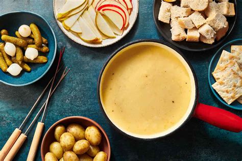 Classic Swiss Cheese Fondue Recipe