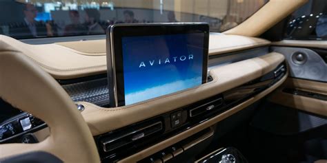 Lincoln Aviator looks to be soaring above the crowd - CNET