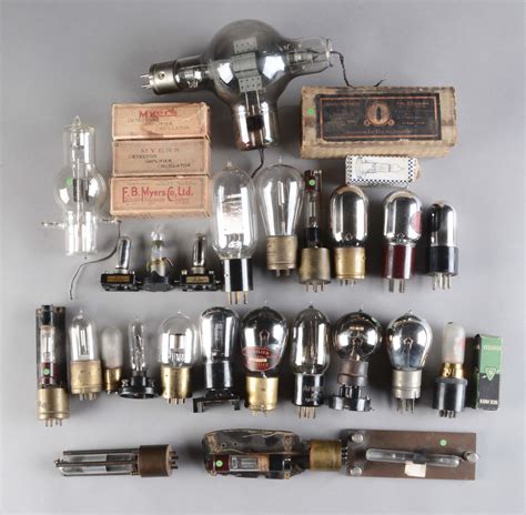 Lot Detail - LOT OF 31: RARE & UNUSUAL VACUUM TUBES.