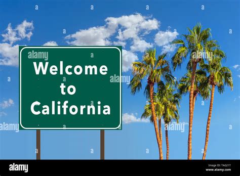 Welcome to California road sign with palm trees Stock Photo - Alamy