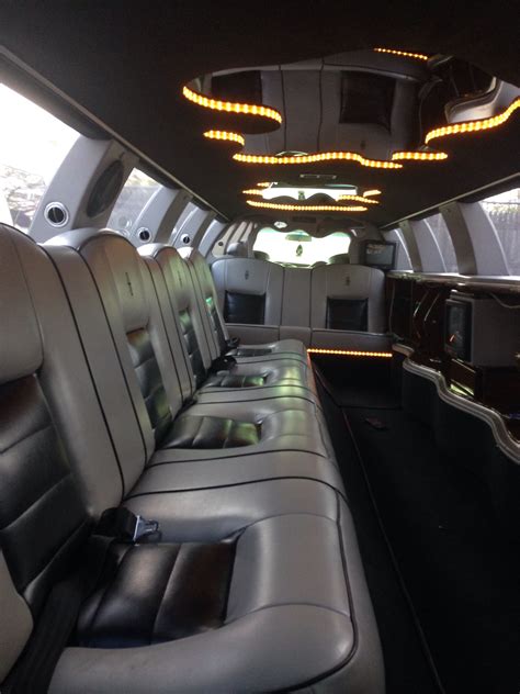 Lincoln Town Car Limousine interior | Limousine interior, High end cars ...