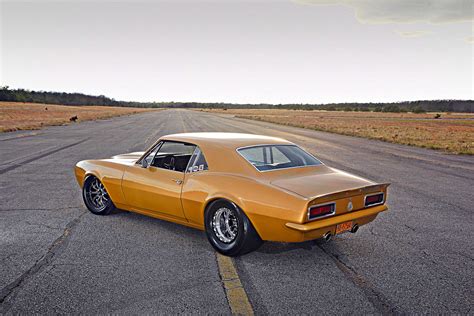 1967 Camaro with 800hp big-block blends Pro Street with Pro Touring