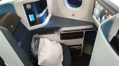 Review of KLM's World Business Class in the Boeing 787-10 from Atlanta to Amsterdam » Travel-Dealz