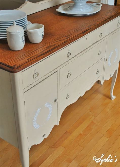 Sophia's: Simple Sideboard Makeover