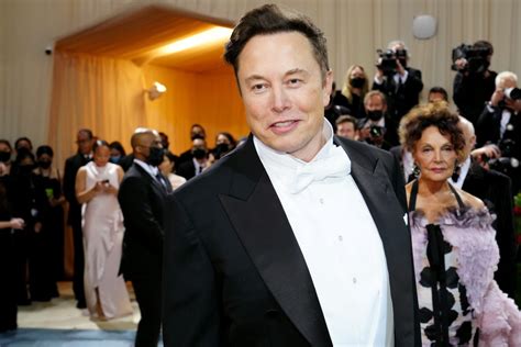 Elon Musk's diet involves eating a donut for breakfast | Fortune Well