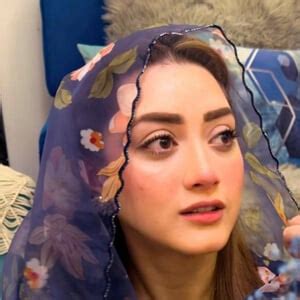 Momina Iqbal - Age, Family, Bio | Famous Birthdays