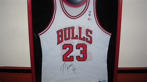 Michael Jordan Framed Autographed Jersey | H73 | Chicago 2013