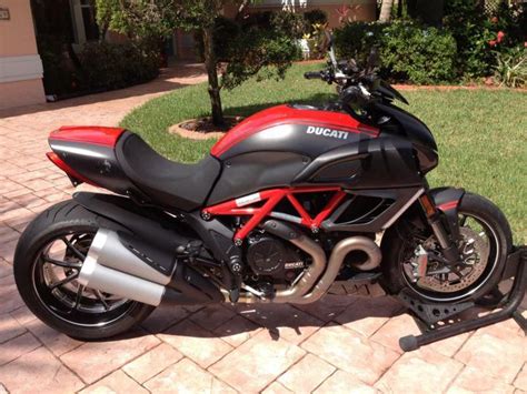 2013 Ducati Diavel Carbon Red no res for sale on 2040-motos