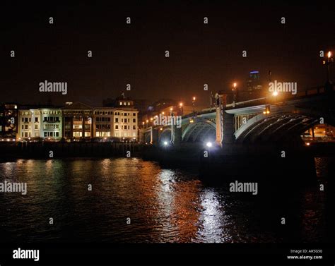 Southwark Bridge London at night Stock Photo - Alamy