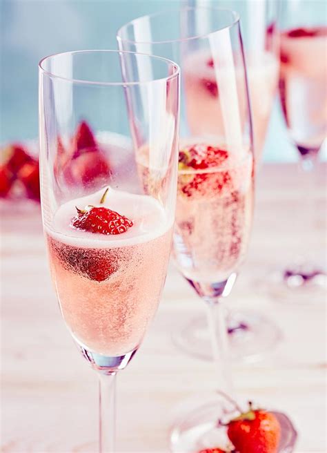 Pink Prosecco Is The New Drinks Fad You'll Be Dying To Try