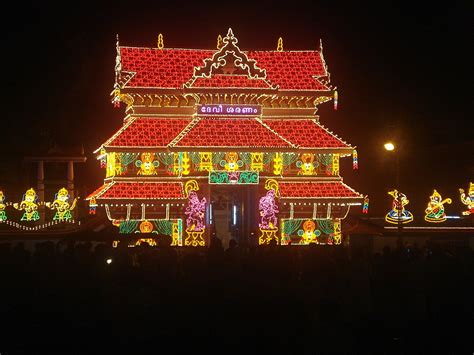 Thrissur Pooram Temple Wallpaper, Photo Images | Festival Chaska