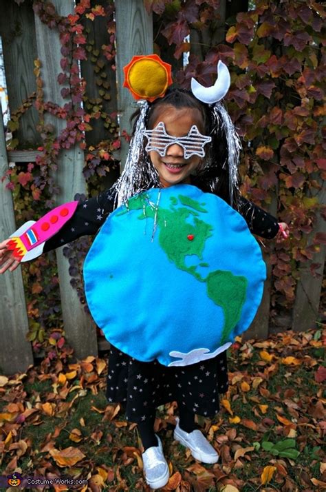 Earth and Beyond Creative Halloween Costume