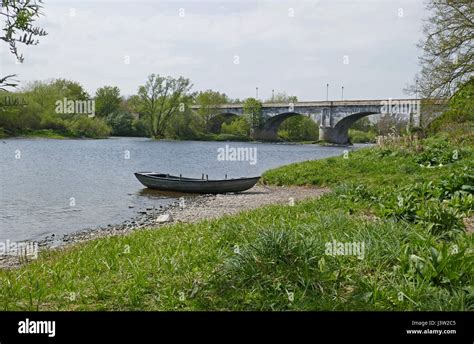 Kelso bridge hi-res stock photography and images - Alamy