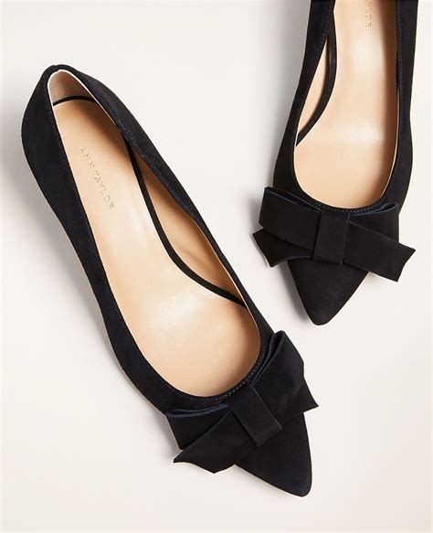 The Daily Hunt: Scalloped Velvet Pouf and More! | Black pointed toe flats, Dressy shoes, Pointed ...