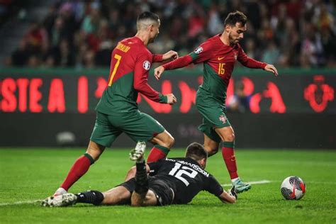 Portugal vence Islândia e fecha as Eliminatórias da Eurocopa de forma invicta