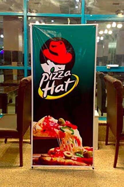 Pizza Hat? Red Hut? Red Pizza? : r/linuxmemes