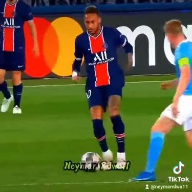 Neymar Dribbling skills | Neymar, Soccer skills, Soccer players