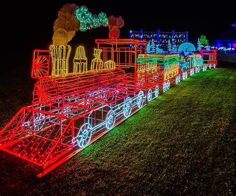 Outdoor Animated Rope Light Train Motif Light 3D Christmas Sculpture - LED 3D Motif Lights and ...