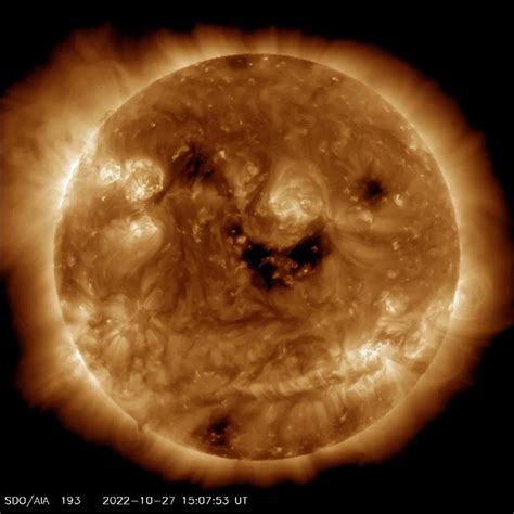 NASA satellite captures the sun's jack-o’lantern smile | Popular Science