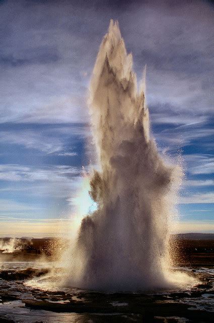 Disfrutá la Tierra!: Strokkur, el géiser espectáculo de Islandia