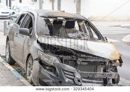 Burned Car, Burned-out Image & Photo (Free Trial) | Bigstock