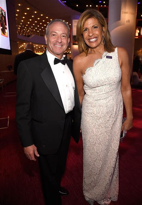 Hoda Kotb Gets Engaged to Joel Schiffman and Shares Details about Her ...