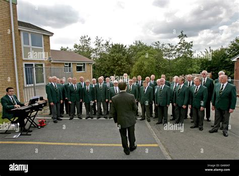 Welsh singers hi-res stock photography and images - Alamy