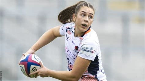 Holly Aitchison: Bristol Bears sign England fly-half from Saracens - BBC Sport