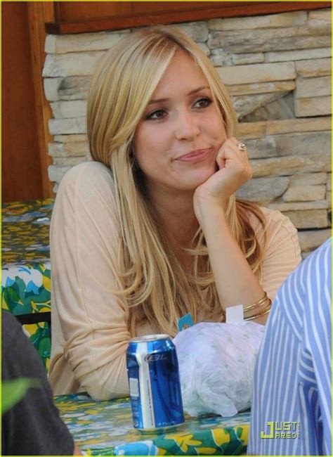 Full Sized Photo of kristin cavallari pinches tacos on the hills 34 | Photo 1950581 | Just Jared