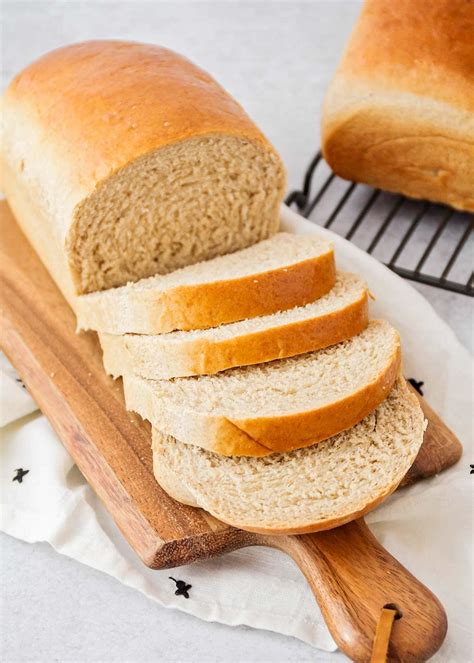 How to Make Whole Wheat Bread {It's SO Easy!} | Lil' Luna