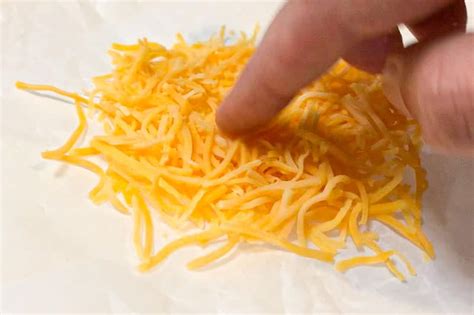 Cheese Taco Shells (Ready in 60 Seconds!) - No Bun Please