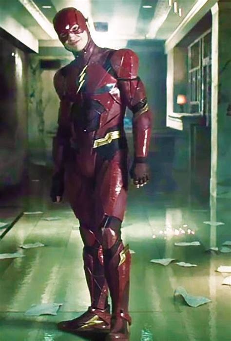 [Justice League] New Closeup of Ezra Miller's Flash Suit : r/DCcomics