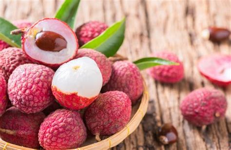 Seasonal Fruits In India (Summer, Monsoon, Winter) & Benefits - HealthifyMe