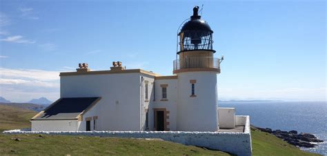 Stoer Lighthouse | Fully furnished Self Catering Lighthouse Raffin ...