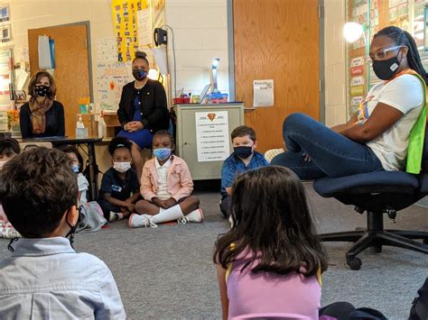 Virginia’s First Lady Visits James River Elementary – WJCC Schools