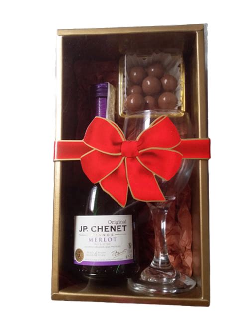 Wine Gift Set Philippines by Megabites Chocolate | Bridestory.com