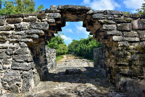 Cozumel - Mayan Ruins Travel Guide - Encircle Photos